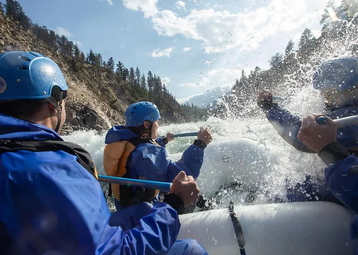 Kumsheen Rafting Resort